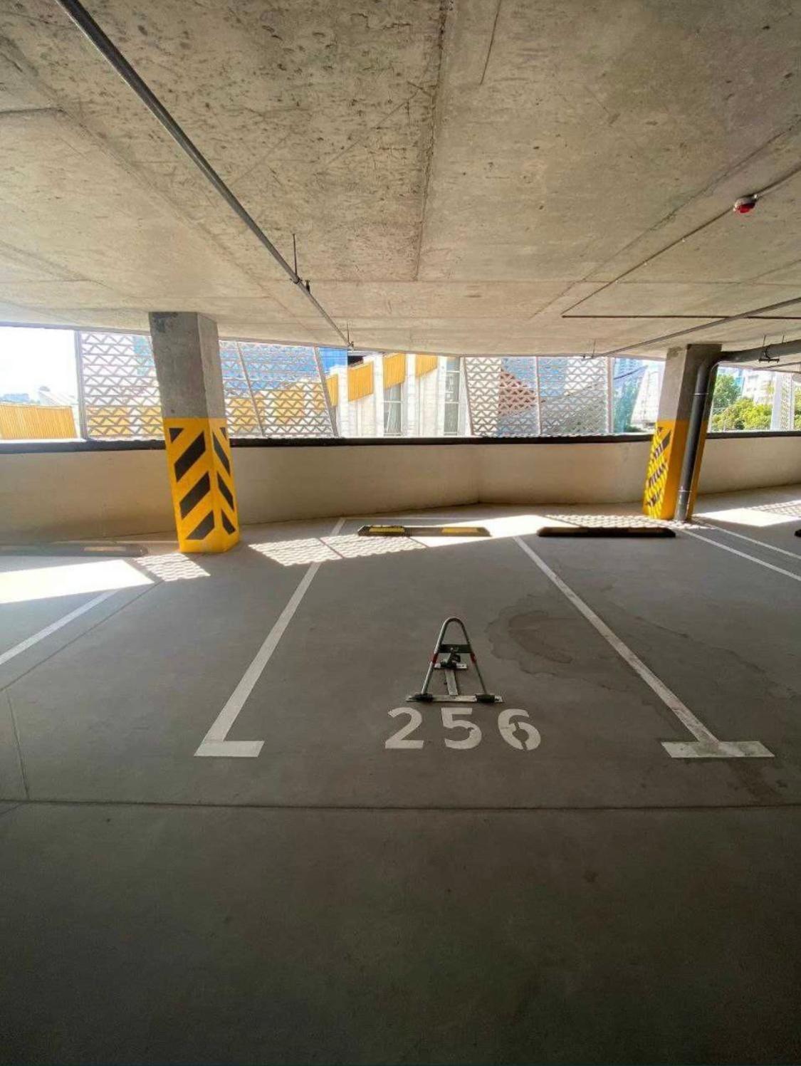 New Apart Lesi Ukrainky Blvd And Olimpiyska And Kreshchatyk And Manhattan City With Parking Kiew Exterior foto